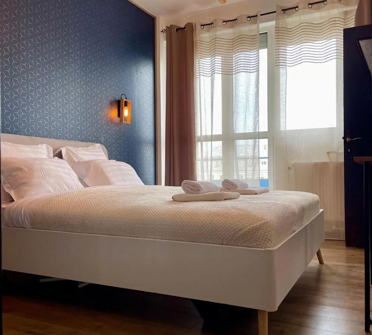 Apartment Ferienwohnung Bugatti'S Flat Bukarest